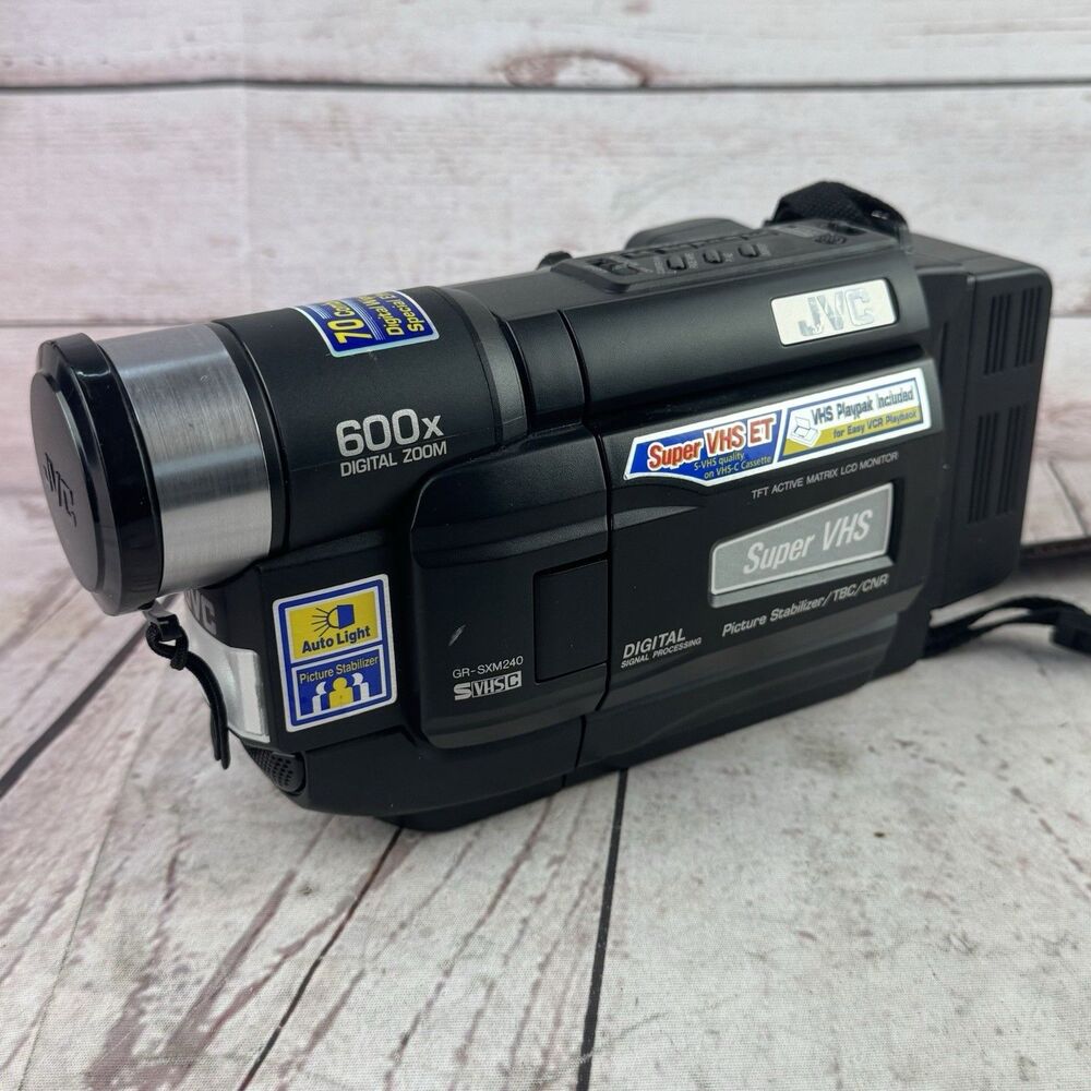 JVC GR-SXM240U Super VHS-C Camcorder 600x Digital Zoom Battery Vintage